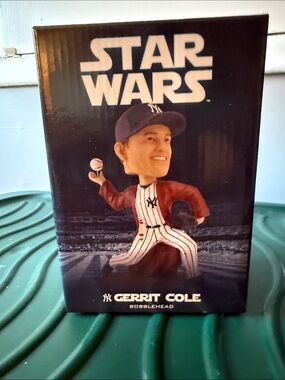 Star Wars themed bobblehead box